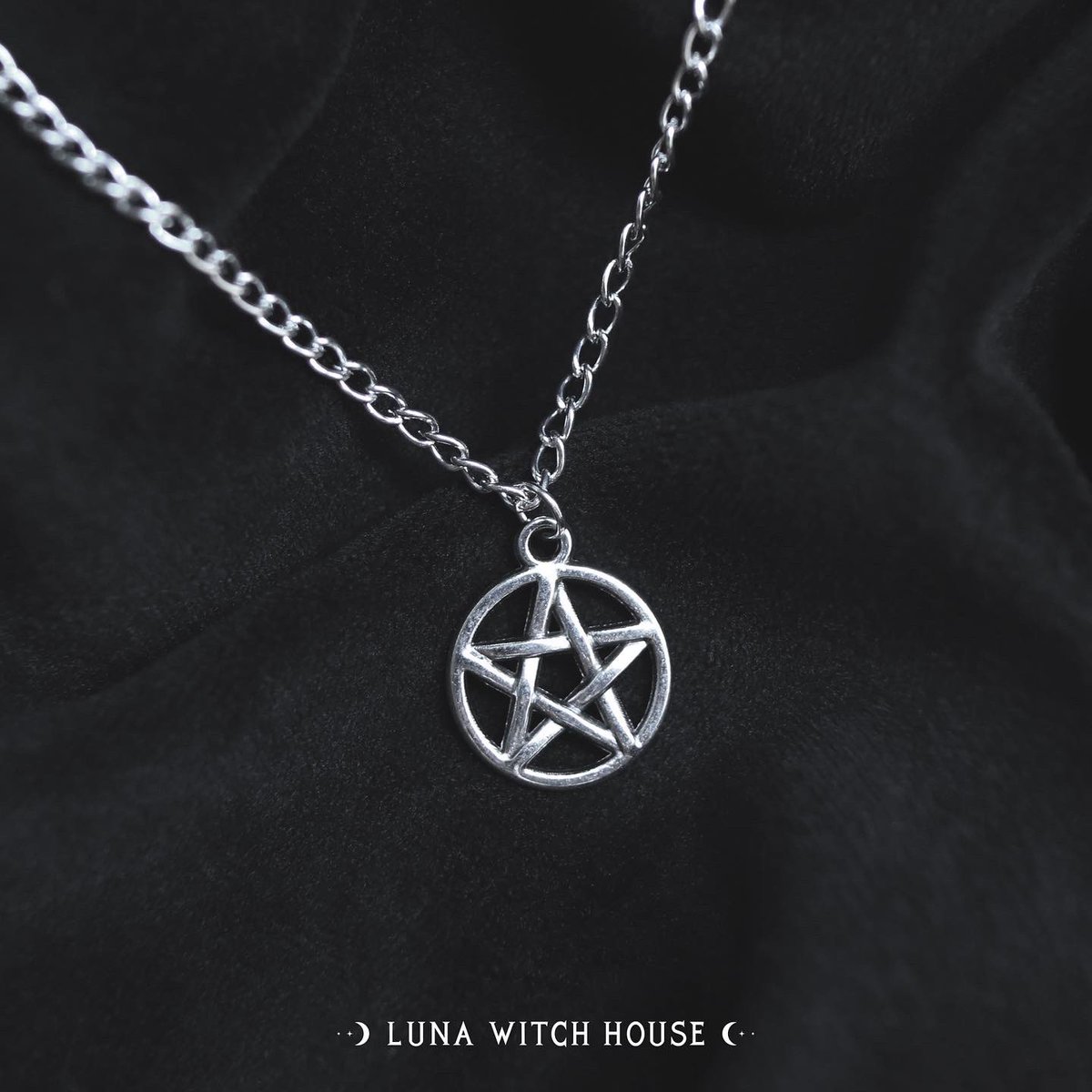 LunaWitchHouse's tweet photo. I mean come on, who doesn’t love pentagrams? 🌟
https://t.co/OWuGXh5HED
#witchywednesday #witchshop #witch #witchcommunity #witchcraft #etsyshop #etsywitches #witchywoman #witchessociety #witchy #etsywitchshop #etsyseller #witchesofetsy #shopsmall #etsywitch #wednesdayvibes https://t.co/FtdgwcMAvJ