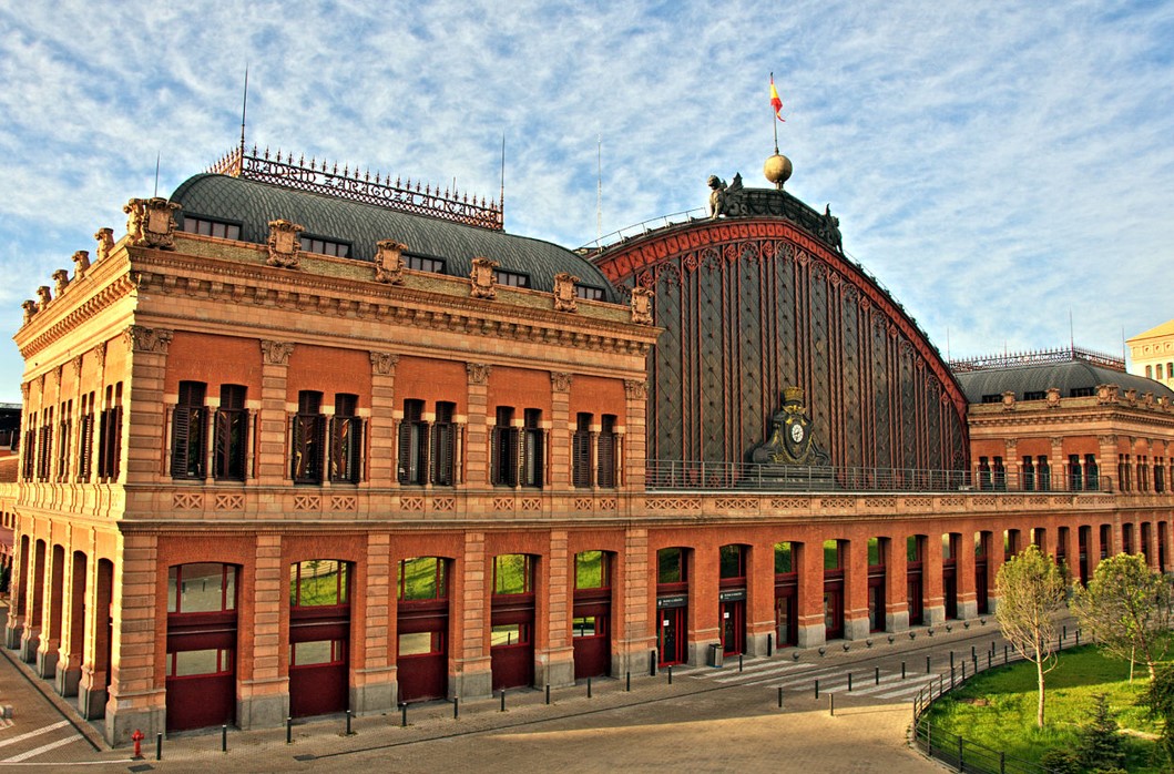 PARKING10_SPAIN's tweet photo. Ahora, sí que sí, es oficial.

La estación de tren ‘Madrid-Puerta de #Atocha’ cambia su nombre por... https://t.co/EH61Yq8bDb

¡Sólo hasta fin de mes!, 
disfruta de #PAKING10 ATOCHA,
con 10% #DESCUENTO directo.

C. descuento: ATOCHA10 

#ATOCHA #ESTACION #iryo #AVE #ALVIA #TALGO https://t.co/XWwPFk1sVy