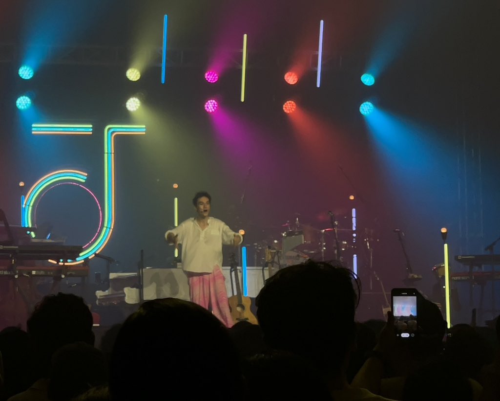 KarposLive's tweet photo. BEYOND WORDS. thank you @jacobcollier for bringing your whimsical universe to manila ⚡️

#karposlive https://t.co/VoTuGUwLBj