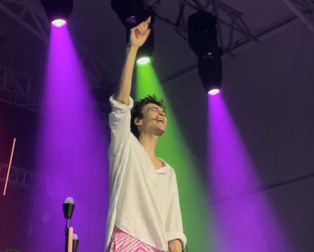 KarposLive's tweet photo. BEYOND WORDS. thank you @jacobcollier for bringing your whimsical universe to manila ⚡️

#karposlive https://t.co/VoTuGUwLBj