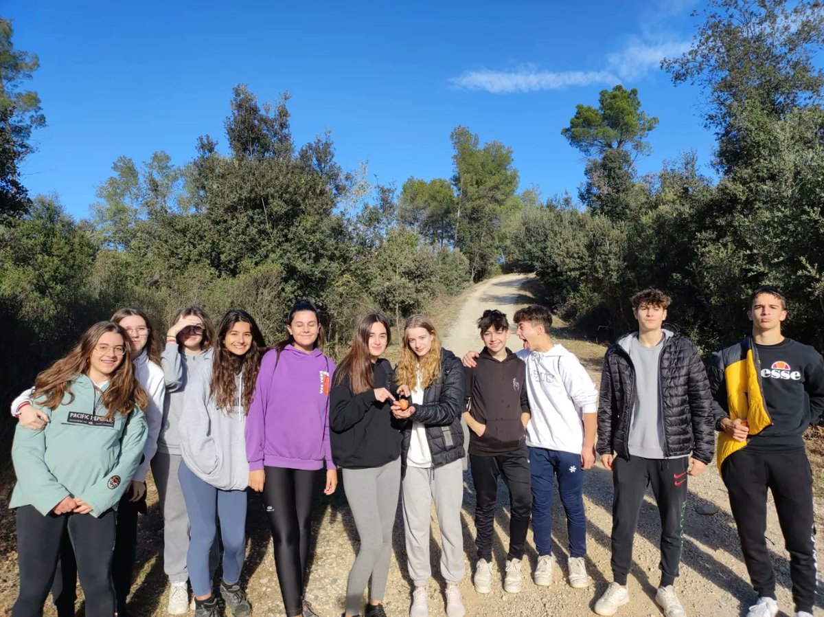 epiasabadell's tweet photo. CAMINADA PER LA PAU
Un curs més, que no falti la Caminada per la Pau, i en aquesta ocasió al Bosc de Can Bonvilar i el Torrent de la Betzuca amb els alumnes de 4t d'ESO de Terrassa i Sabadell. Tic, tac, tic-tac... Cuidem la Terra!
#4TESOPIASABADELL
#SECUNDÀRIAPIASABADELL https://t.co/PfiptiCb2N