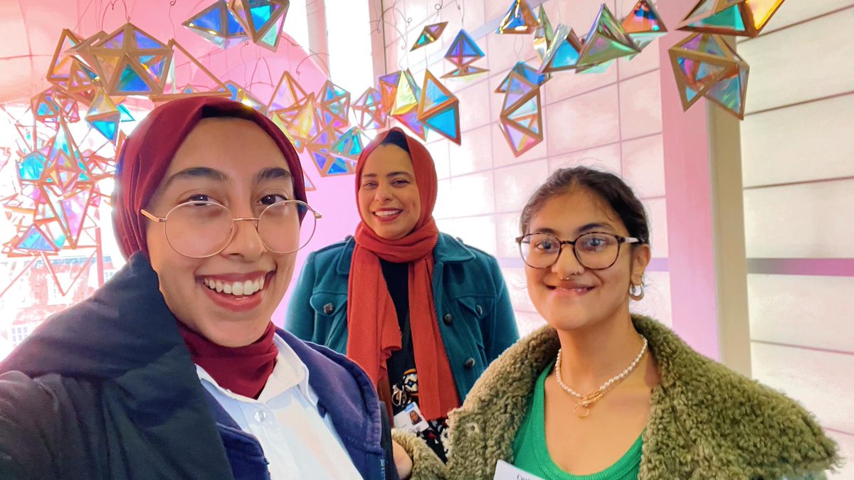 OSCH_Mcr's tweet photo. Delighted to be invited by @CuriousMindsNW to speak about ways #museums might learn from young people to make necessary changes to be more inclusive, creative &amp; critical #HopeEvolves Brilliant meeting our B'ham soulmates @WeDontSettle 🤗❤👊🏾
#kickthedust https://t.co/avZUthCdbL