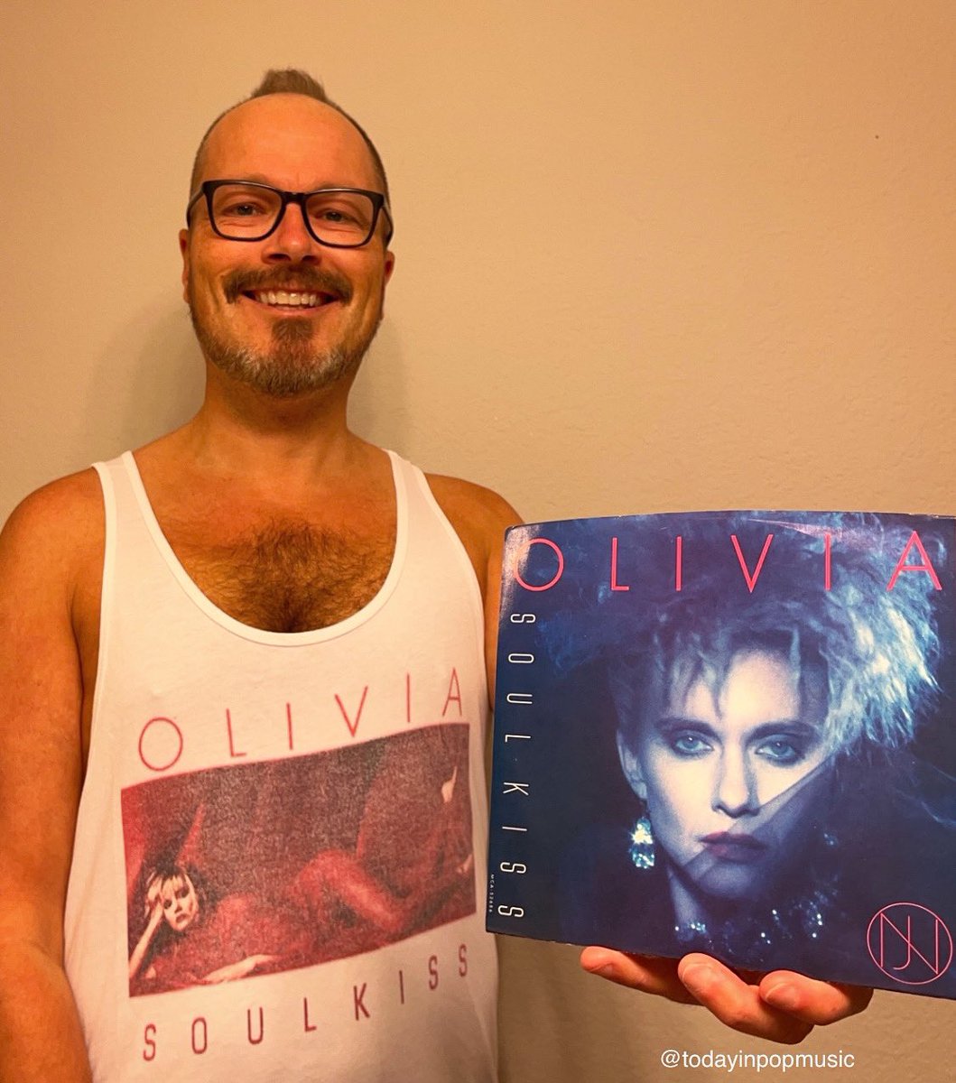 For the week ending November 23, 1985, Olivia Newton-John peaked at #20 on the #billboardhot100 chart with Soul Kiss, my favorite song from her.

#olivianewtonjohn #soulkiss #willigetdownonmykneesandthankyoubaby #80smusic #todayinpopmusic #ripolivianewtonjohn