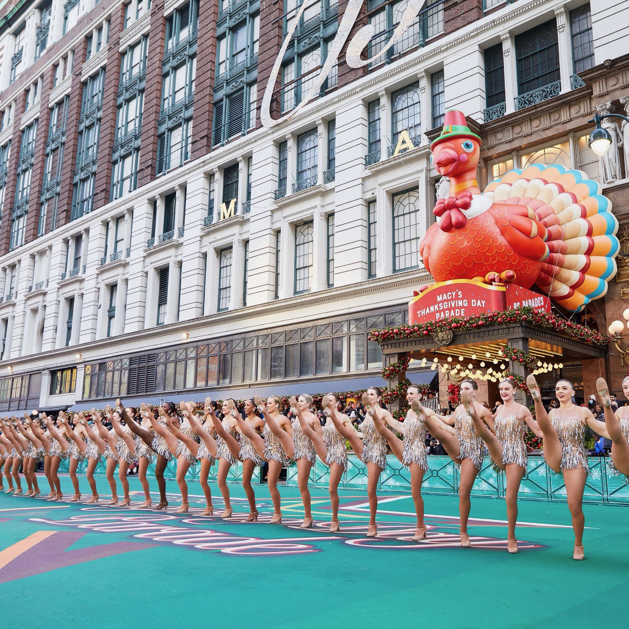 Radio City Rockettes Macys Parade