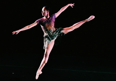 DukeTrinity's tweet photo. A performer in last week's November Dances event, Lihua Mo-Hunter balances a @DukeNeuroMajor w/minors in #DukeDance & Linguistics. "My dance courses give me a humanistic outlook on people and bodies and contribute to a diverse and well-rounded education." https://t.co/X4tZWDJHsi https://t.co/9ATMu3WRmi