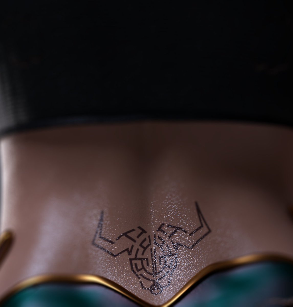 GenZetaCNFT's tweet photo. This is another angle of our last sneak peek! 
Her tattoo is more visible now! ...many of you didn't seem to not notice it 👀

We are giving away a RetinaKEY for our Zetazens👁️ 🥳

To participate comment below with what this tattoo is about + 🐂emoji!

#GZeta #NFT #CNFT https://t.co/0SMnVqq7Fo