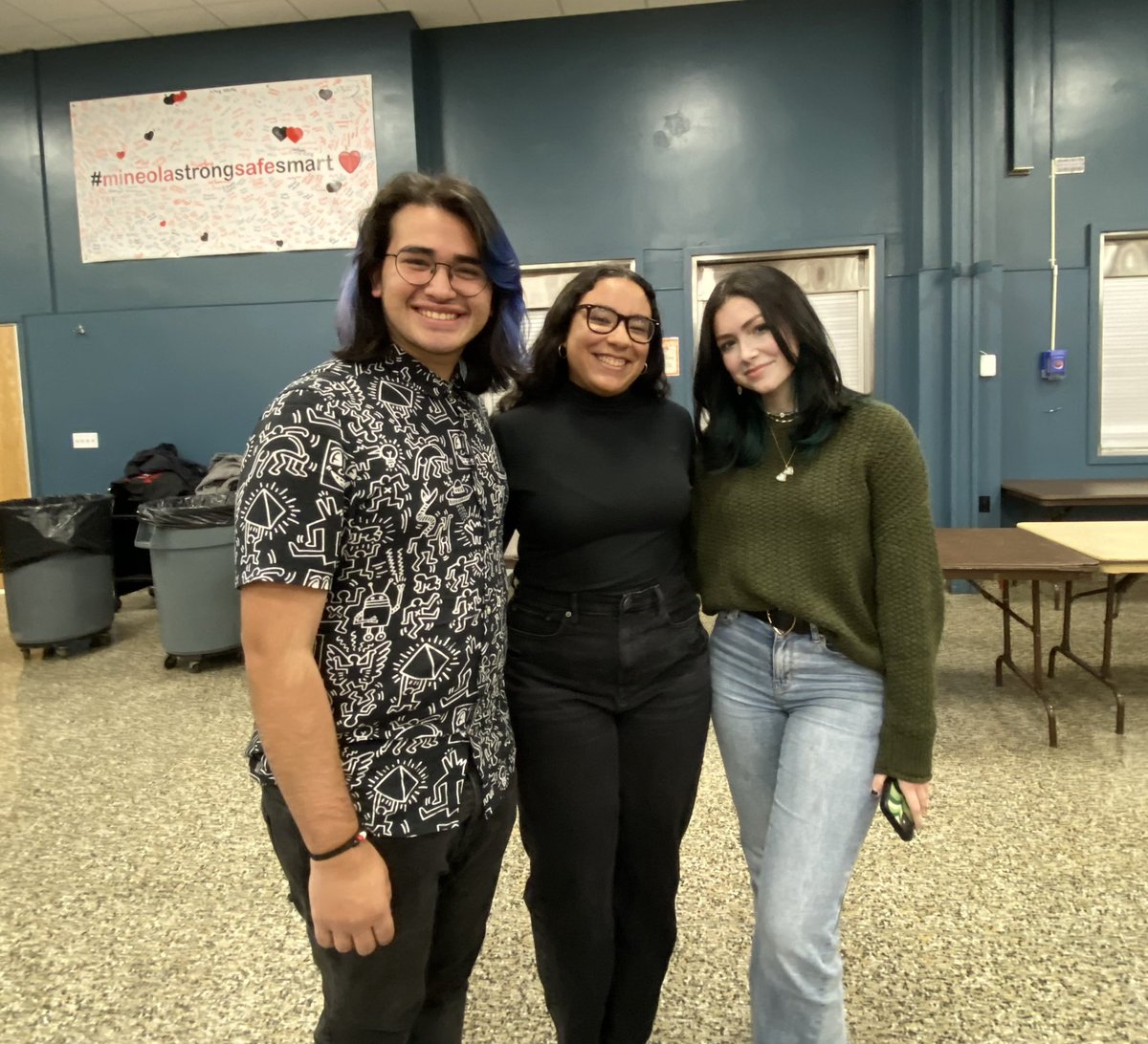 DebTobar's tweet photo. Our last Esprit de Corps marching band dinner ❤️🤍🖤 #MineolaProud https://t.co/sLo3l5da6q