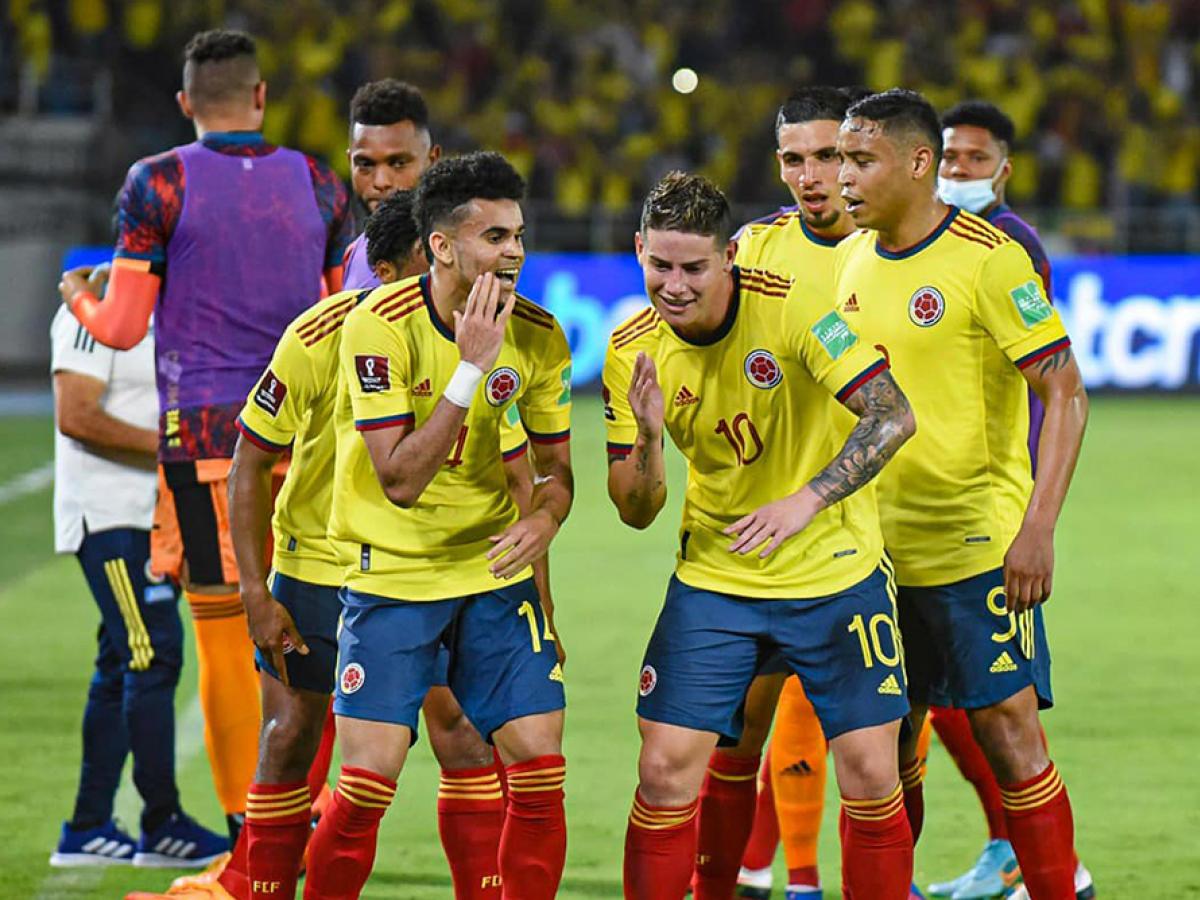 EstivenRG7's tweet photo. @DjMaRiiO @Honor_ES Lastima que no estamos en el Mundial 😢 https://t.co/c5S7r79ixv
