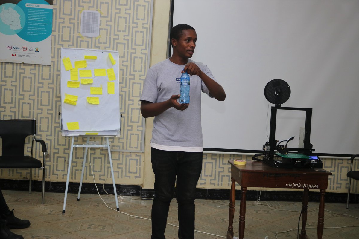 OMDTZ's tweet photo. Joel Ngushwai from DIT Design Studio introduces the participants to how the 3D printer works, how to operate it, and the applications of 3D printing in various fields. https://t.co/FuiZSnuq9W
