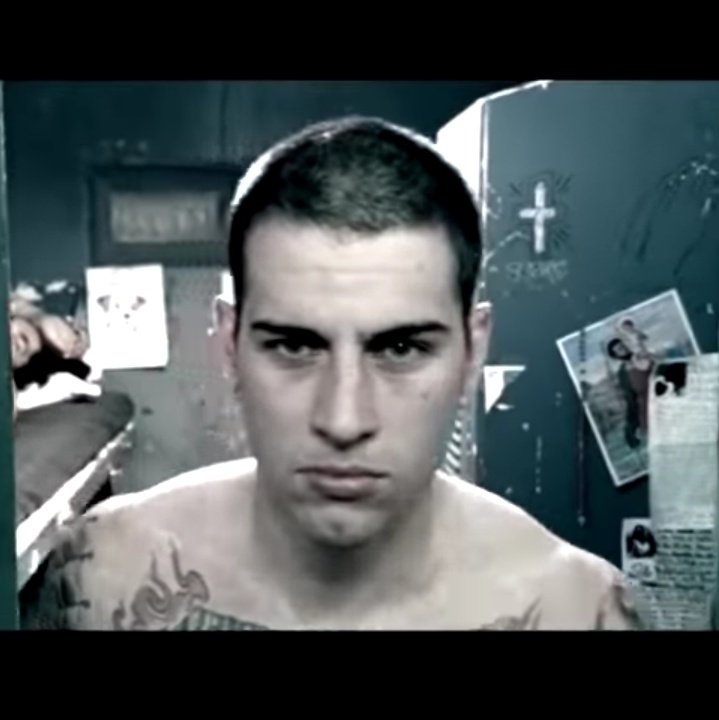 lc_maf's tweet photo. Aleksi is done with the Jack White comparison, now he's M Shadows at his Seize the Day era https://t.co/tkaz8oqzOO