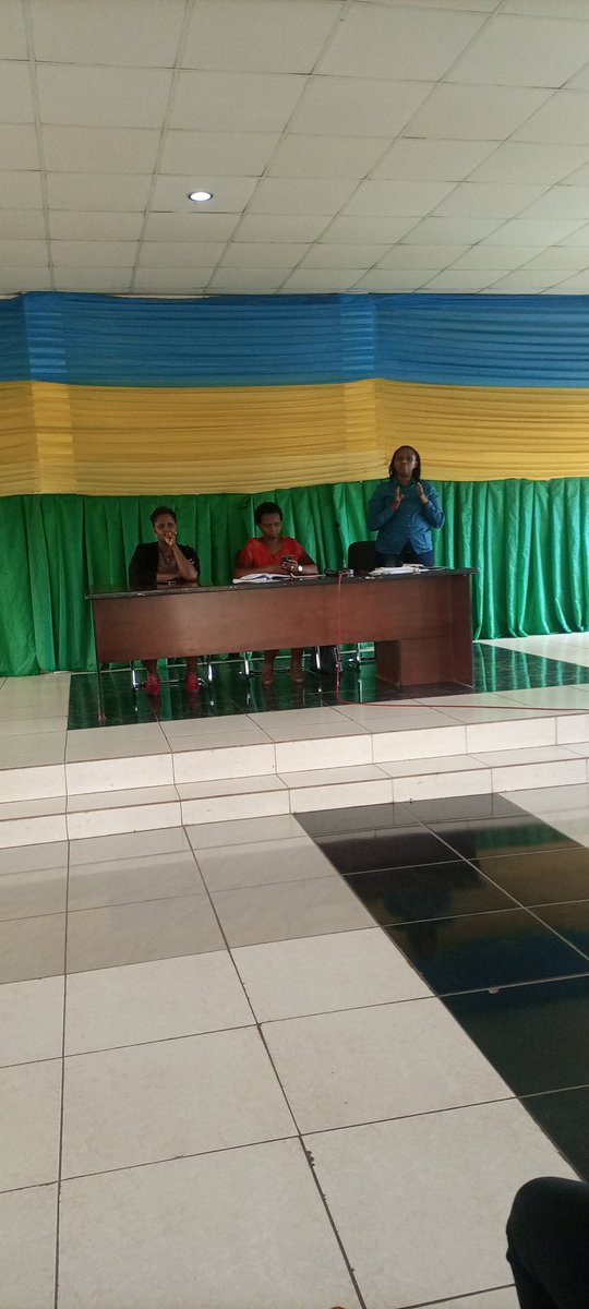 JohnPeterHirwa's tweet photo. Kuruyu wa gatatu le23/11/2022 ku biro by'umurenge wa Kimihurura nibwo hatangiye gahunda ya #marume na #masenge aho iyi gahunda yari yitabiriwe n'inzego zitandukanye harimo NYC,CNF, Intore ziri ku rugerero,njyanama ku kagari no ku murenge,abunzi ku kagari no ku murenge n'abandi. https://t.co/HDzUpD8OJ8