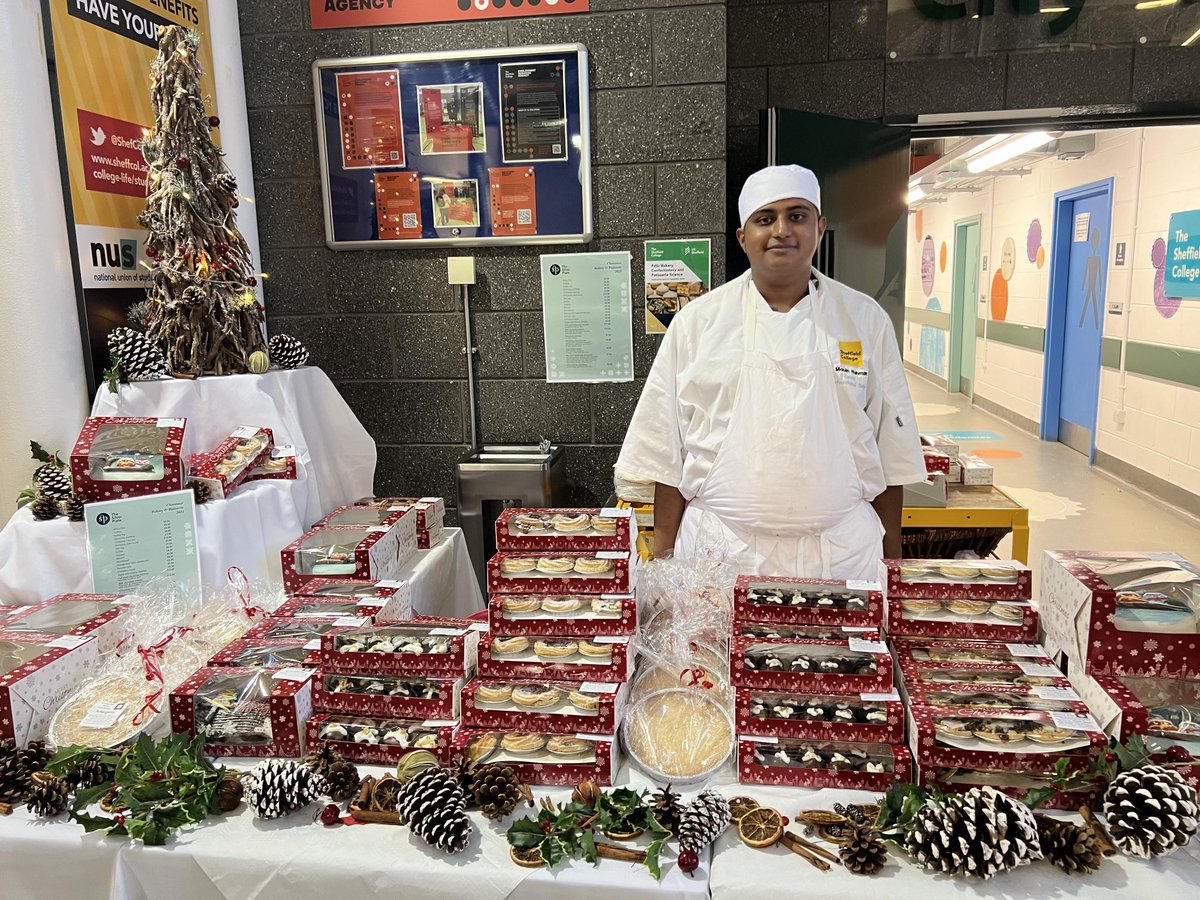 sheffcolbakery's tweet photo. Open evening @sheffcol #bakery #sheffcol all products made by bakery students at Sheffield City College for Open evening. https://t.co/pY86r137kt