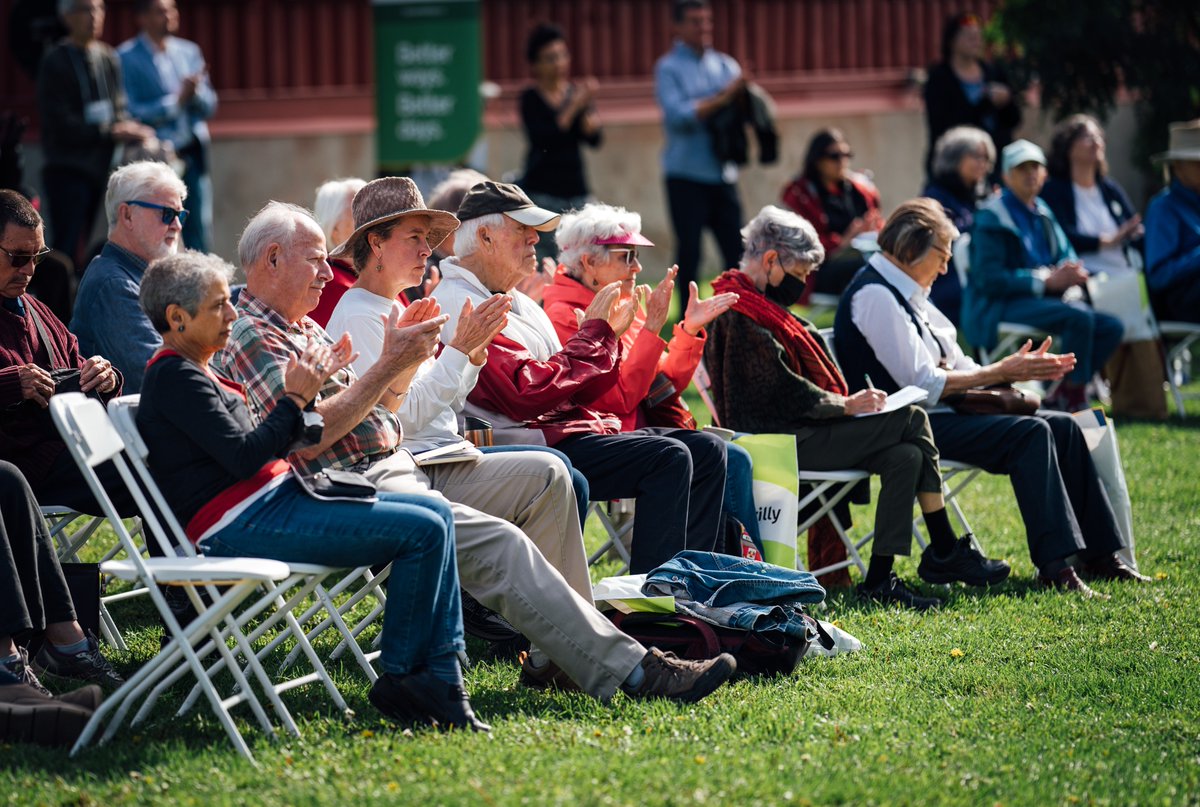 You can help <a href="/TheDementiaSoc/">The Dementia Society of Ottawa and Renfrew County</a> this GivingTuesday by making a donation at give65.ca/DementiaSociety