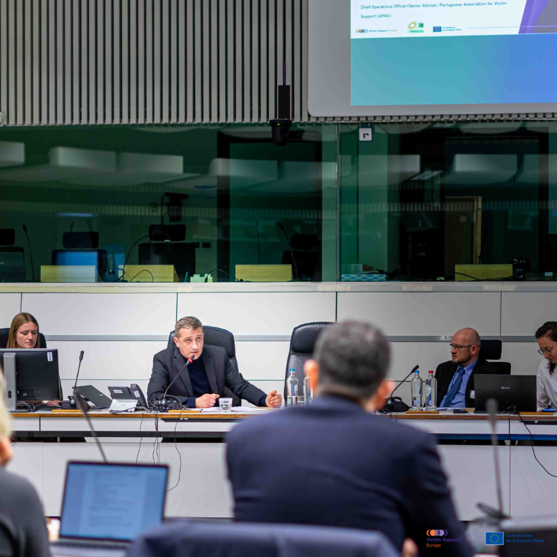 VictimSupportEU's tweet photo. Various support channels, through both generic and specialist services, should be made available to victims - including face-to-face, online support and helplines.
📞The EU #116006Helpline serves as great example in our new paper on #NationalVictimSupportFramework
Learn more👇