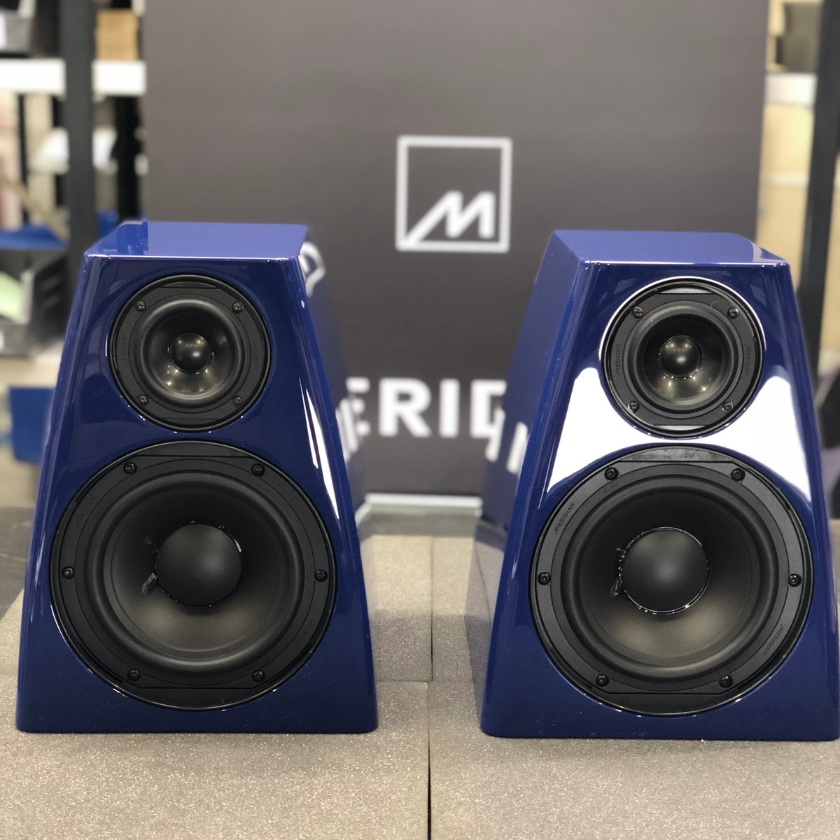 MeridianAudio's tweet photo. Small in Stature, Not Performance.
Our DSP3200 seen here in a custom 'Cobalt Blue'.
#BritishAudioTechnologyPioneers #MeridianSelect #HiResAudio https://t.co/rFPIfZlbsr
