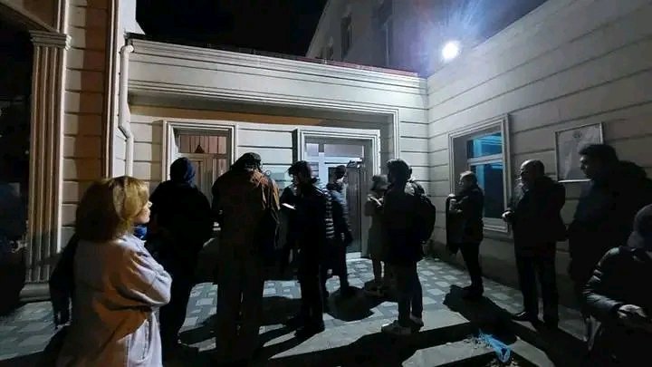 ictimaifeal's tweet photo. Afiaddin Mammadovun apelyasiya şikayəti təmin edilmədi.

Məhkəmədə çıxış edən Afiəddin polis əməkdaşlarının telefonunun şifrəsini ala bilmək üçün ony döydüklərini, təcavüzlə hədələdiklərini dedi.

Saxlanılan zaman və məhkəmədə vəkil ilə təmin edilməyib. + https://t.co/OlfniwfZm3