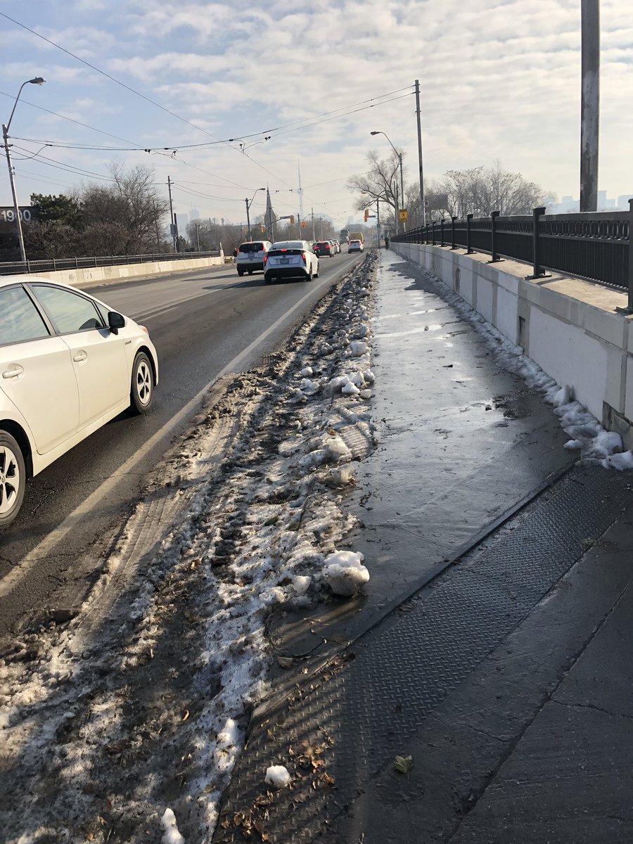 The bike lane on the Dundas Bridge between Sorauren and College is still unusable  <a href="/311Toronto/">311 Toronto</a> @TO_Transport <a href="/gordperks/">Ward 4, Parkdale-High Park</a> <a href="/TheBikingLawyer/">The Biking Lawyer (Dave Shellnutt)</a>  <a href="/ParkHPBikes/">Parkdale High Park Bikes</a> #biketo