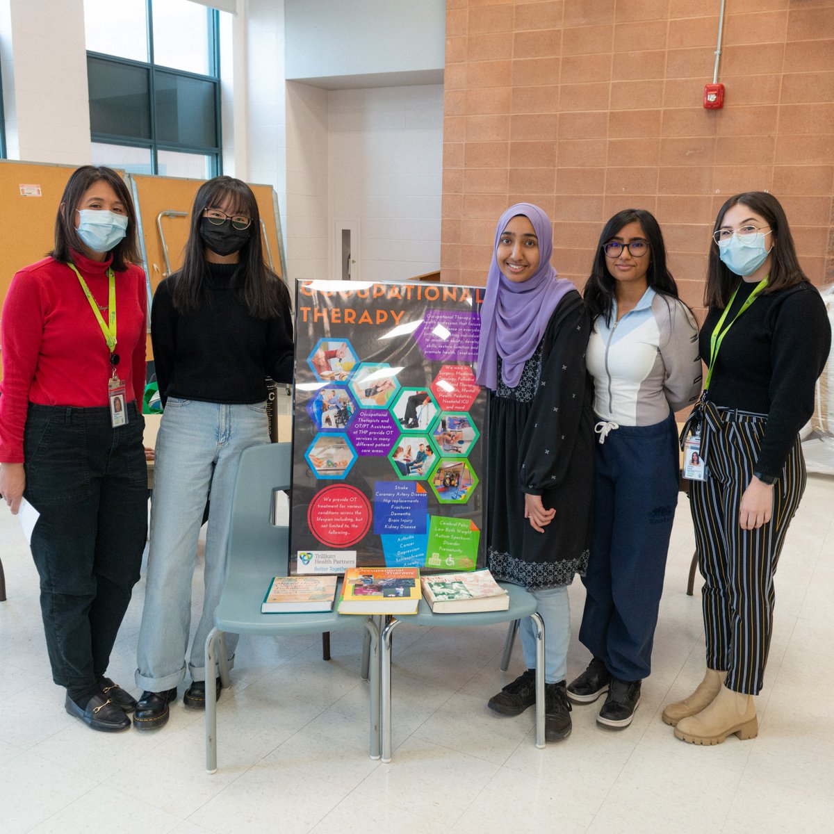 THP_hospital's tweet photo. Power is gained by sharing knowledge! 🧠

THP staff shared their experiences about their profession in a mini career fair at John Fraser Secondary School. The students learned all about occupational therapy, physiotherapy, recreation therapy, &amp; speech-language pathology. https://t.co/Y7ygvDlFYa