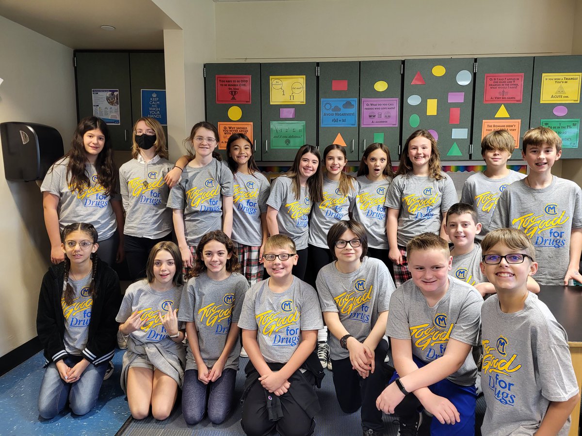 CISCMSD's tweet photo. Students, & staff showing off their CM โToo Good for Drugsโ t-shirts today as part of the lessons our SRO Officer Strain provides in each classroom. @canon_mac #toogoodfordrugs https://t.co/Ek5looXYNZ