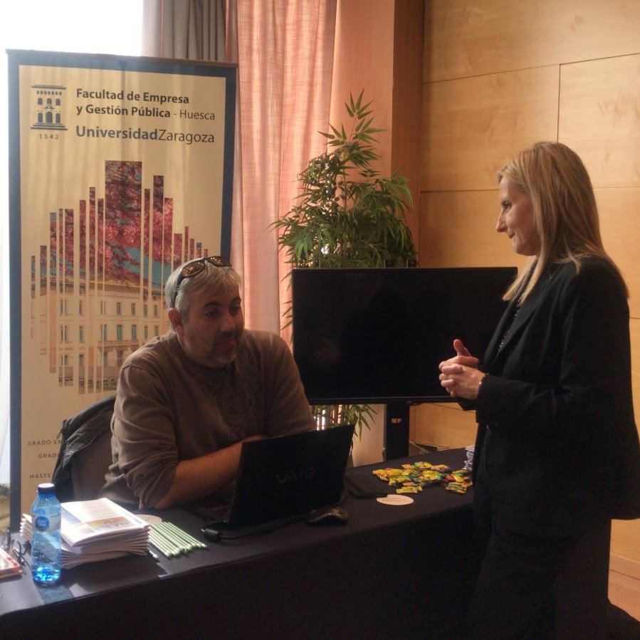 El coordinador del Grado en #ADE, Eduardo Ortas, la coordinadora del Grado en #GAP, Nuria Domeque y nuestra decana Melania Mur, han atendido al alumnado que está próximo a convertirse en universitario en el #UniversityDay #unapequeñagranfacultad  <a href="/CampusHuesca/">Campus de Huesca</a>