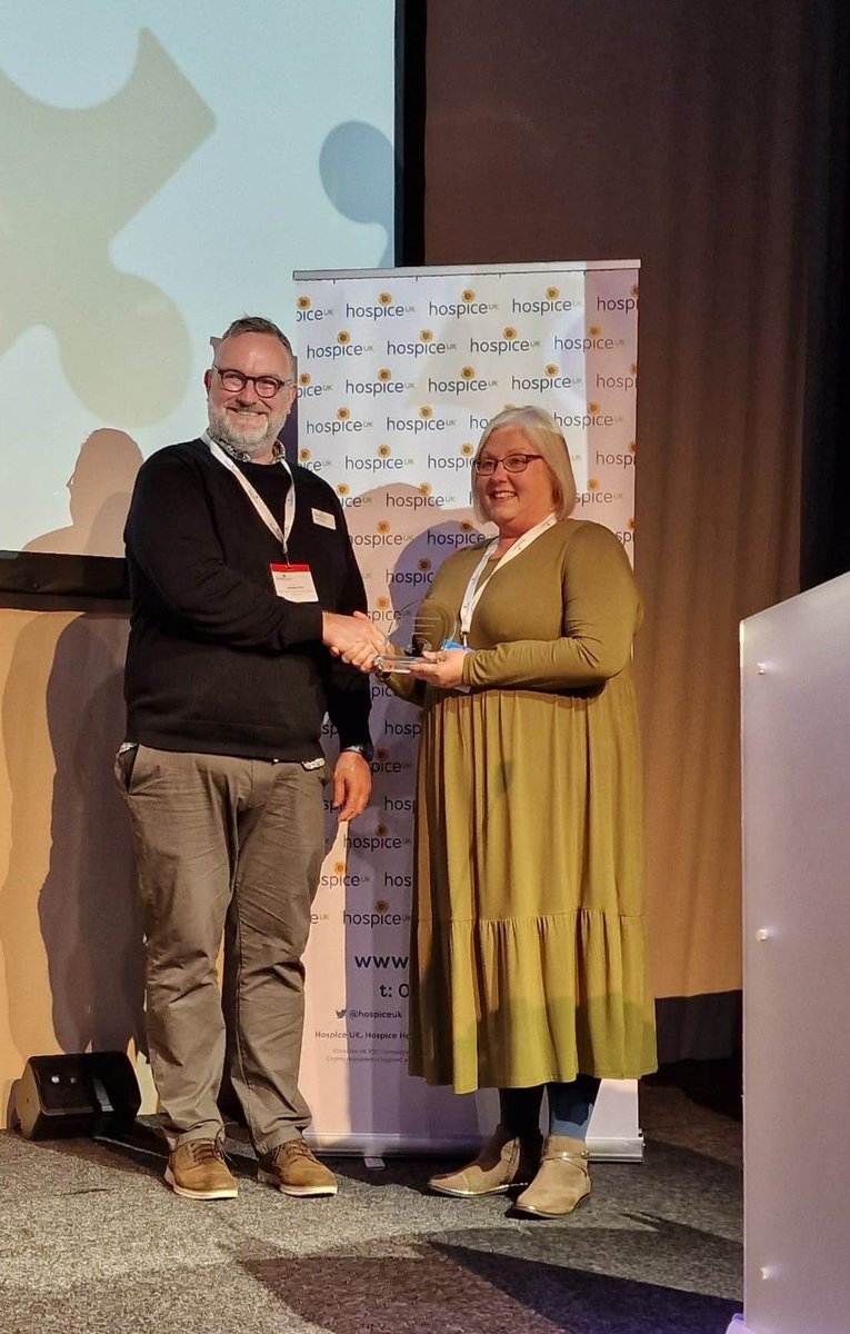 We're delighted to announce that we've received an ‘Innovation in Care’ award at the @hospiceuk conference!

We won the category as a result of the development of our Rapid Response service, which has been greatly benefitting patients throughout the local community 💛

#HUKCONF22