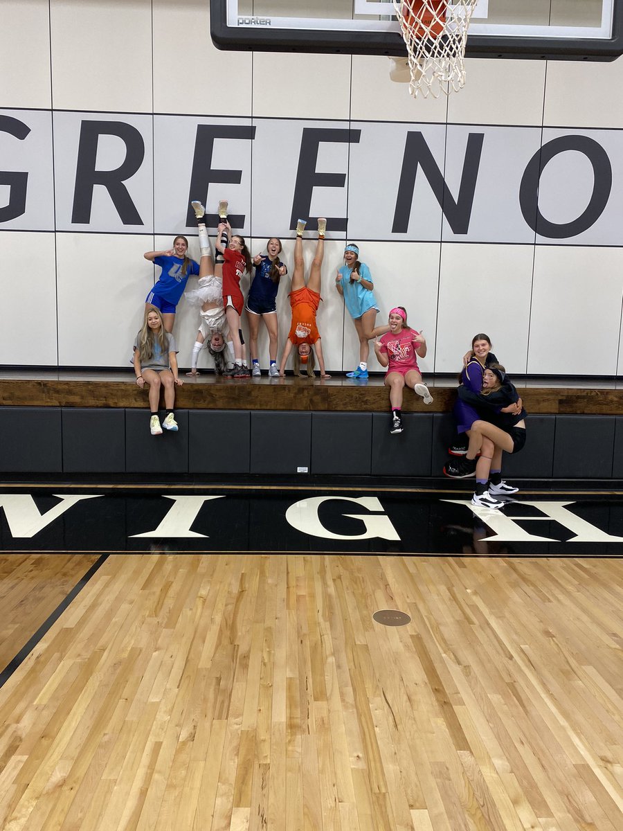 First day of break calls for a color coded practice &amp; breakfast! 

Learning to compete and have fun is all part of the plan.

S/o <a href="/AbbyWes72200294/">Abby West</a> on winning the most spirited color today! 
#FallBreak