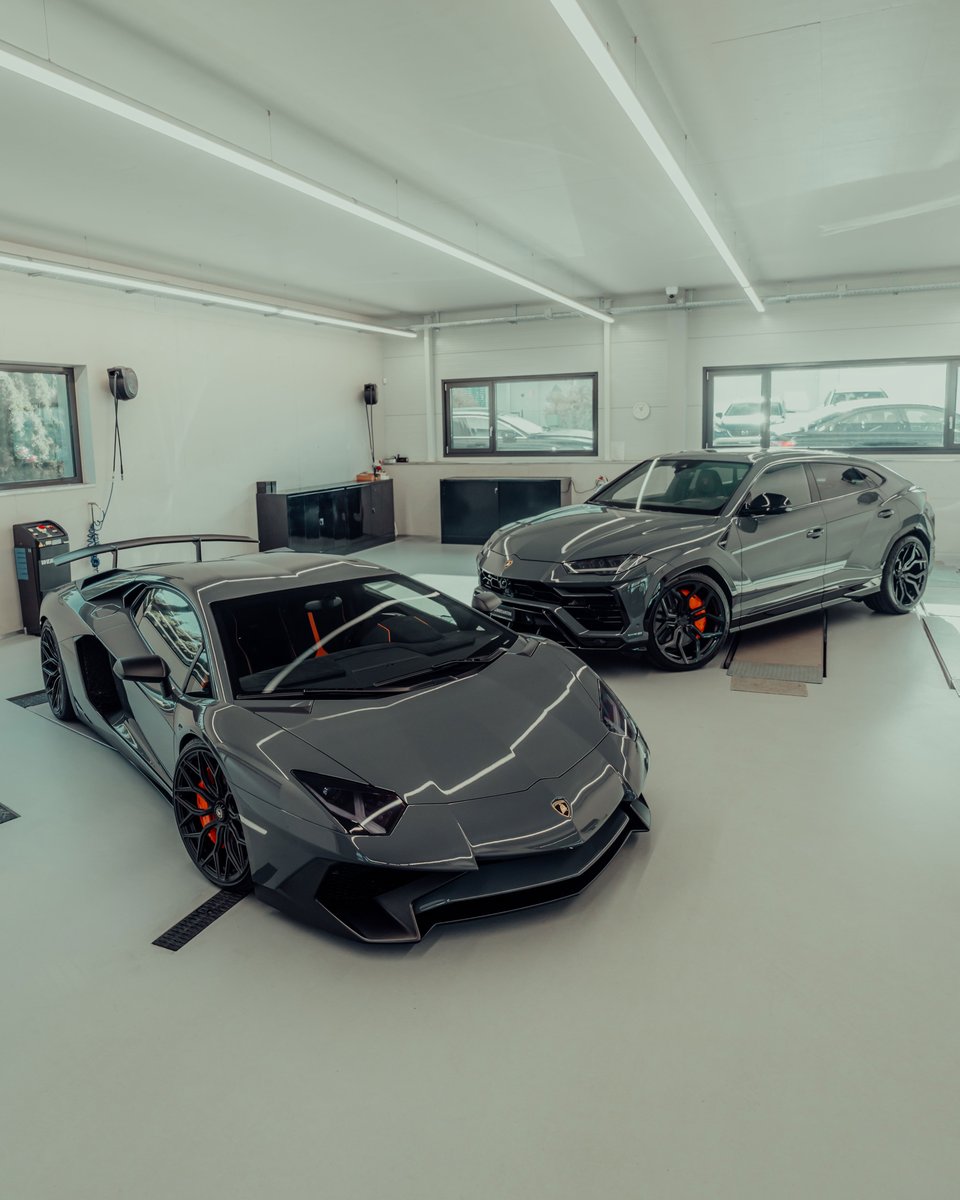 konstantin_ag's tweet photo. Lamborghini Urus und Aventador SV. 

#garagekonstantin  #Lamborghini #Urus #AventadorSV https://t.co/Yw6HfGzMch