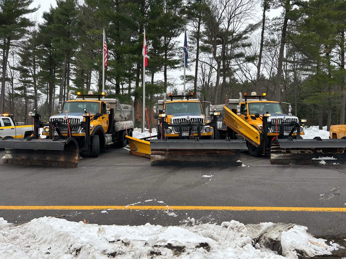 NYSDOTHV's tweet photo. Watertown, NY
The last of our crews have demobilized and are heading home just in time for Thanksgiving.
Thank you to our neighbors in the North Country for your hospitality and we were glad to assist your communities. 
#OneDOT
@NYSDOT 
@NYSDOTWatertown https://t.co/ULX6feVO1Y