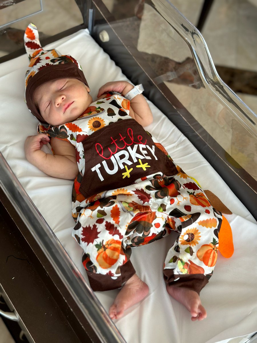 BaptistHealthSF's tweet photo. Grateful for these little blessings! Some generous donors gifted these adorable outfits to our tiniest patients at Baptist Health Bethesda Hospital East ahead of #Thanksgiving2022. We are thankful for their generosity! #HappyThanksgiving #GenerosityHeals #BaptistHealthFoundation https://t.co/9zhGLjyVZ8