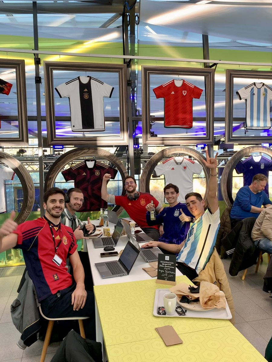 guidocanepa's tweet photo. 2% trabajo, 98% mundial #3StripesLife https://t.co/EJI7rjyHBf