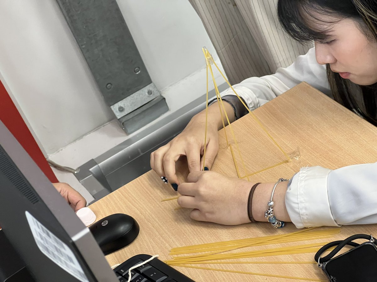 adders's tweet image. Lots of focus here… #interhacktives