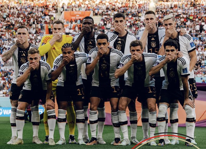 magicabhishek's tweet photo. It all make sense now. They had a hunch of what is about to happen. 🙃😆
#GER #Germany #JPN #GermanyvsJapan #FIFAWorldCup #FIFAWorldCupQatar2022 #Japan https://t.co/uMOClVunrW