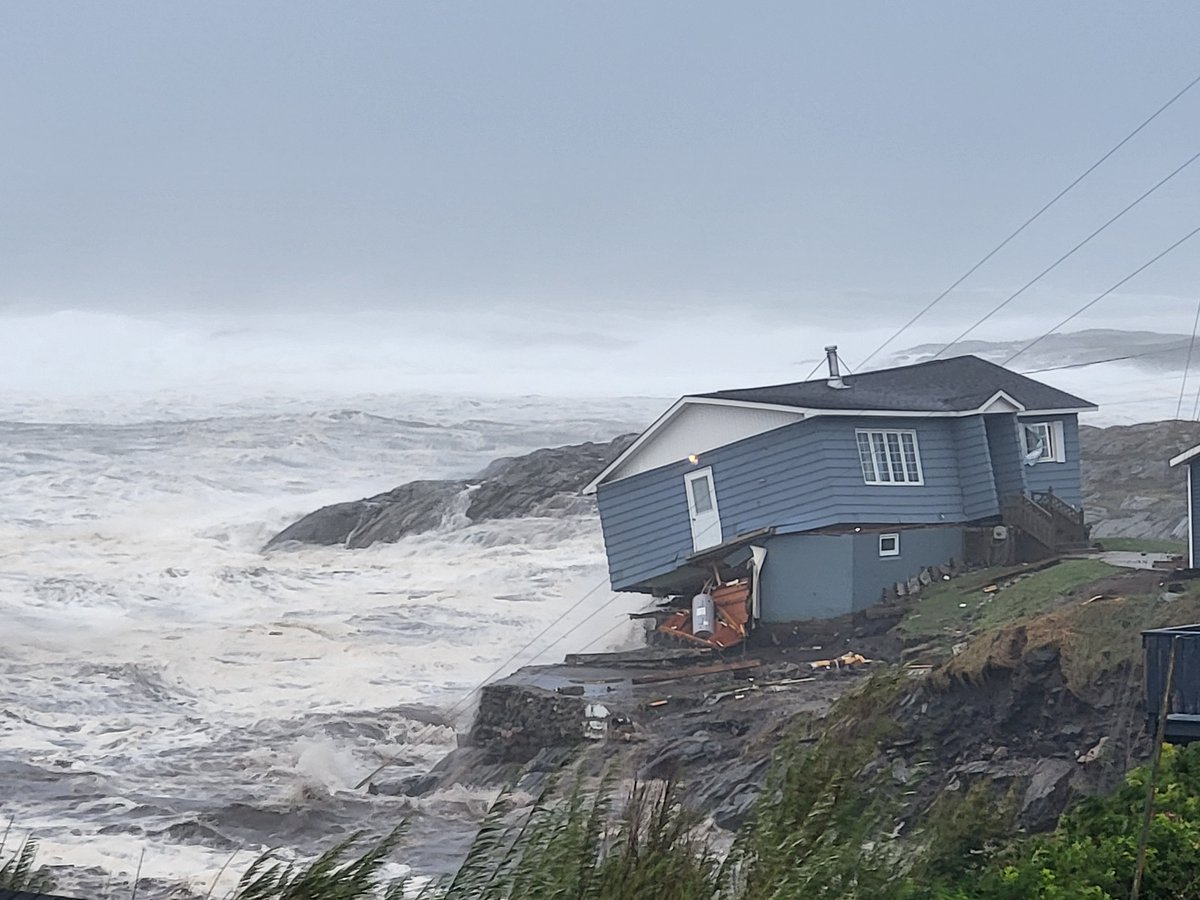 Any further use of this photo of the Blue House for ANY PURPOSES WHATSOEVER requires the express written consent of the copyright holder, @ReneRoyWHP as we are now dealing with copyright infringement. #localnewsmatters #portauxbasques #HurricaneFiona #newfoundland #nlwx