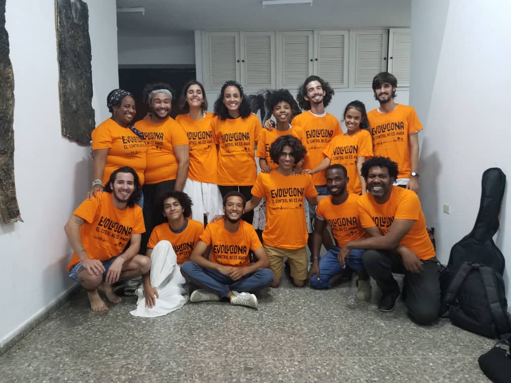 A pocos días de iniciar la Jornada por la no violencia, la Articulación Juvenil de OAR y el proyecto #Juntarte <a href="/ahsjovenescuba/">Asociación Hermanos Saíz</a> te invitan a ver las puestas "Lontananza"... en el Centro Cultural Bertolt Brecht 

#Evoluciona 💜