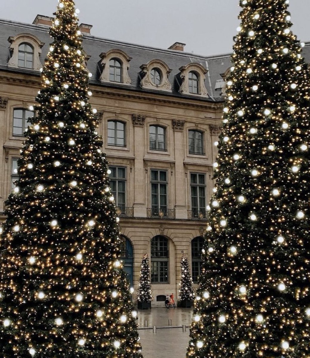 1 month and 1 day until christmas 🎄