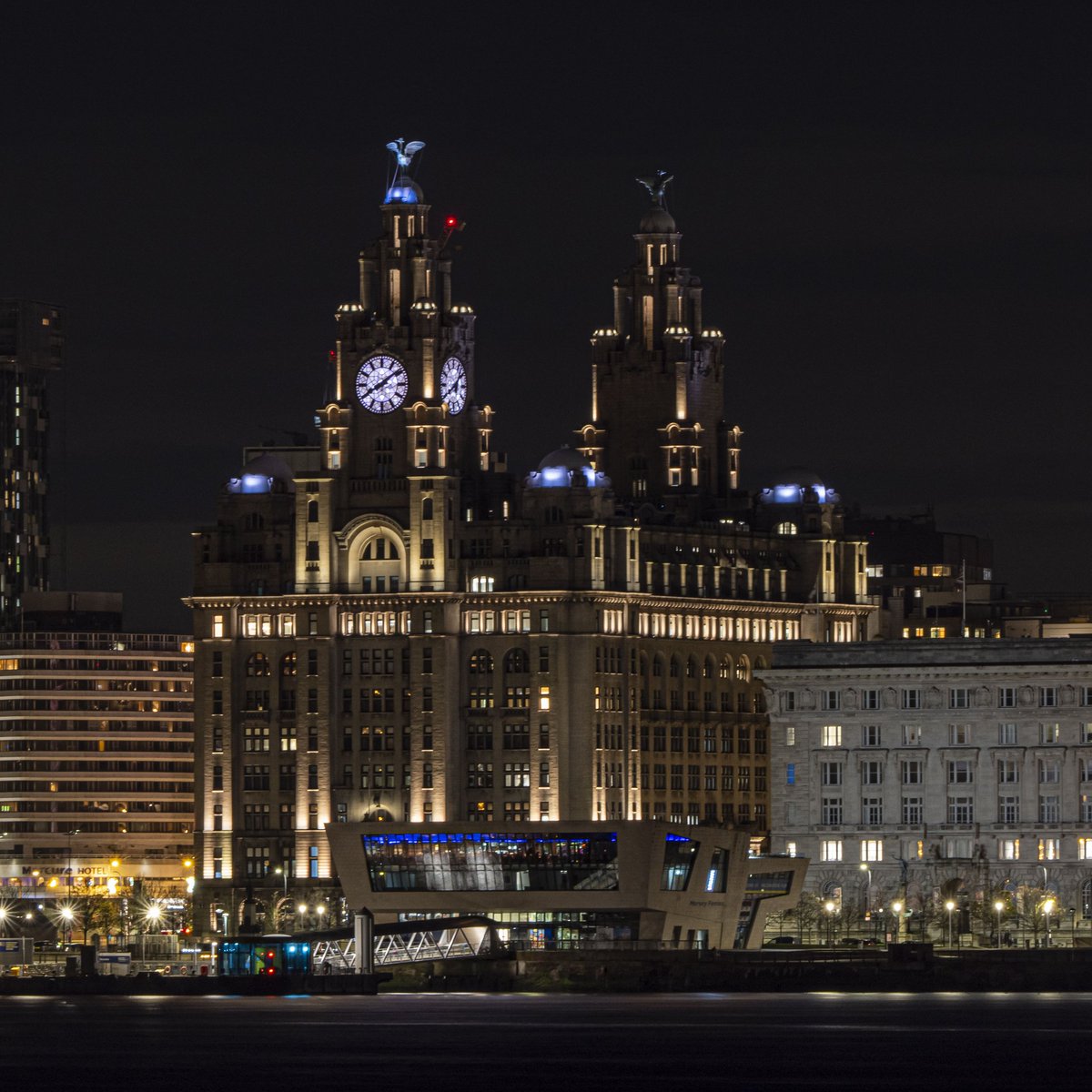 Some images taken at last evenings <a href="/welshot/">Welshot Imaging</a> Roving Academy held at Birkenhead, capturing the lovely Liverpool skyline.