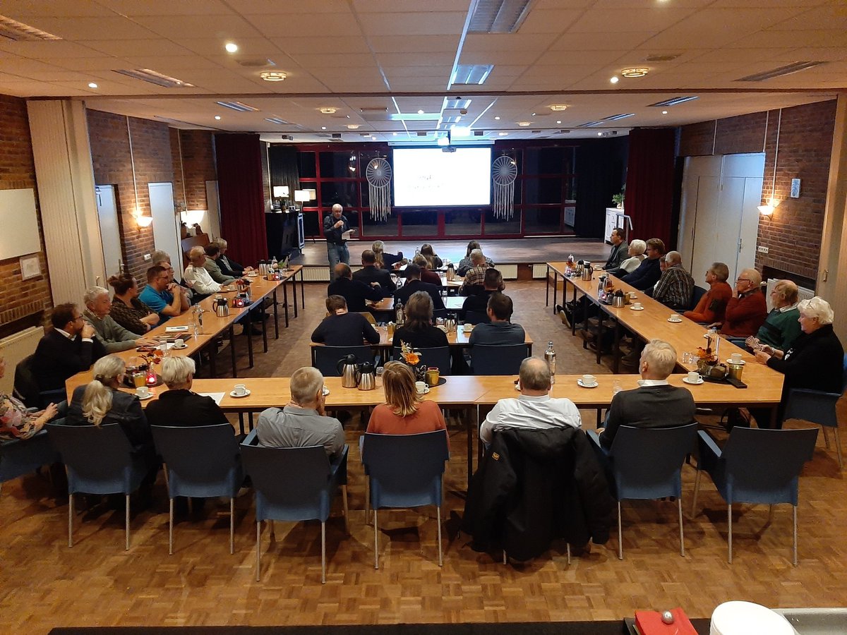 Bijeenkomst met wijkwethouders en dorps- en wijkraden in De Drijscheer. Kennismaken en elkaar over de ambities en plannen vertellen.