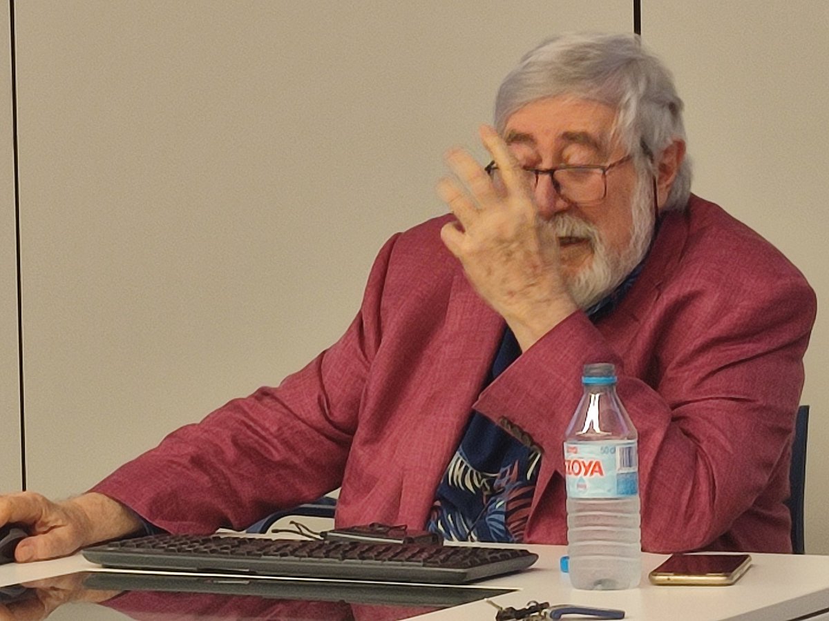 Conferencia del profesor Jorge Tua en <a href="/LoyolaAnd/">Universidad Loyola</a> Córdoba: contabilidad y Literatura. Gracias Jorge