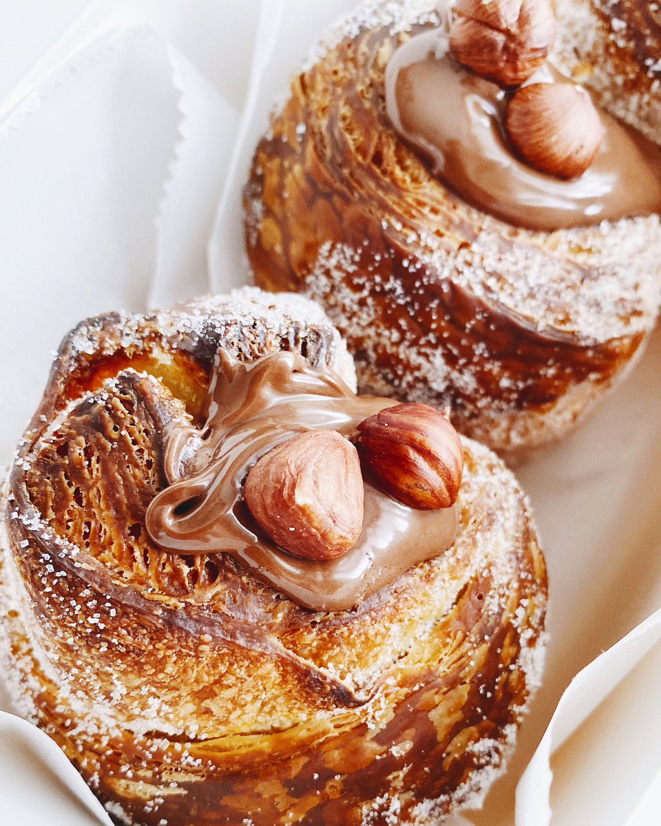 lolasbreadco's tweet photo. Can you believe #Christmas is less than 5 weeks away!?🎄🎅🏻

Impress your guests with #NutellaCruffins this Christmas! Flakey croissant pastry perfectly baked into a muffin shape, tossed in sugar &amp; generously filled with creamy Nutella 😍

Shop here 👉https://t.co/5uNgfAdfN6 https://t.co/m0SR9LKGOY