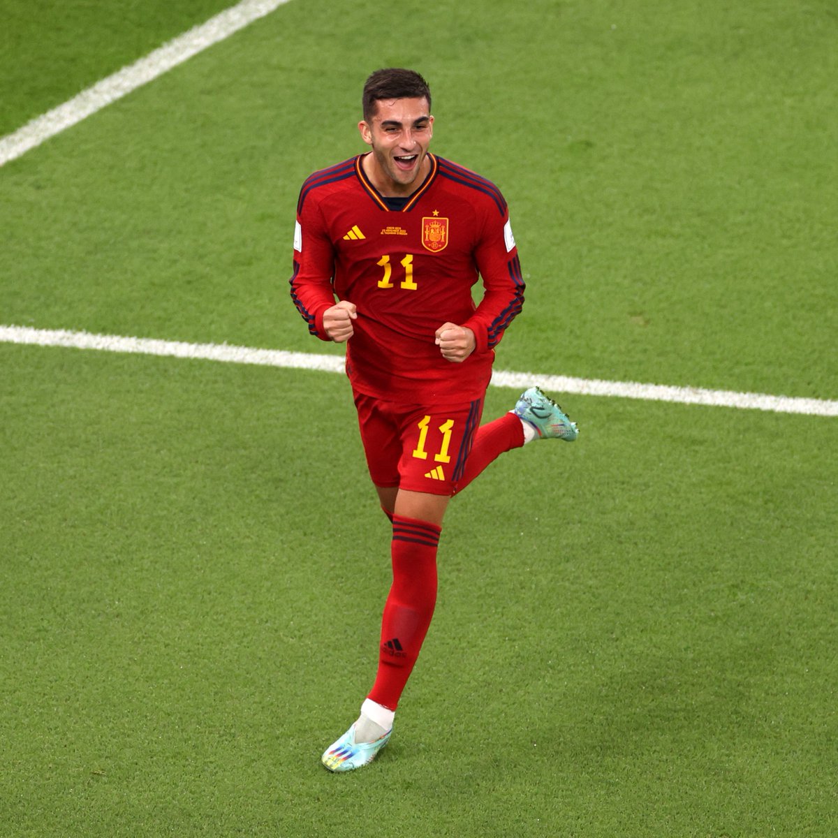 FIFAWorldCup's tweet photo. 🔥 Spain are on another level right now

#FIFAWorldCup | #Qatar2022 https://t.co/Md5RhggK8Y