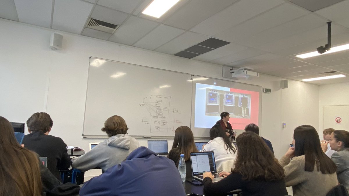 apopssss's tweet photo. Aujourd’hui, premier cours, pour la section A, avec Marie-Pierre GENAILLE sur les spécifications fonctionnelles !#dbbach 

Interactions, travail en équipe et mise en situation étaient au rendez-vous! 😉

(PS : on notera l’implication de @inesbezza en superbe cuisinière👩🏽‍🍳) https://t.co/oTqlzHdirc