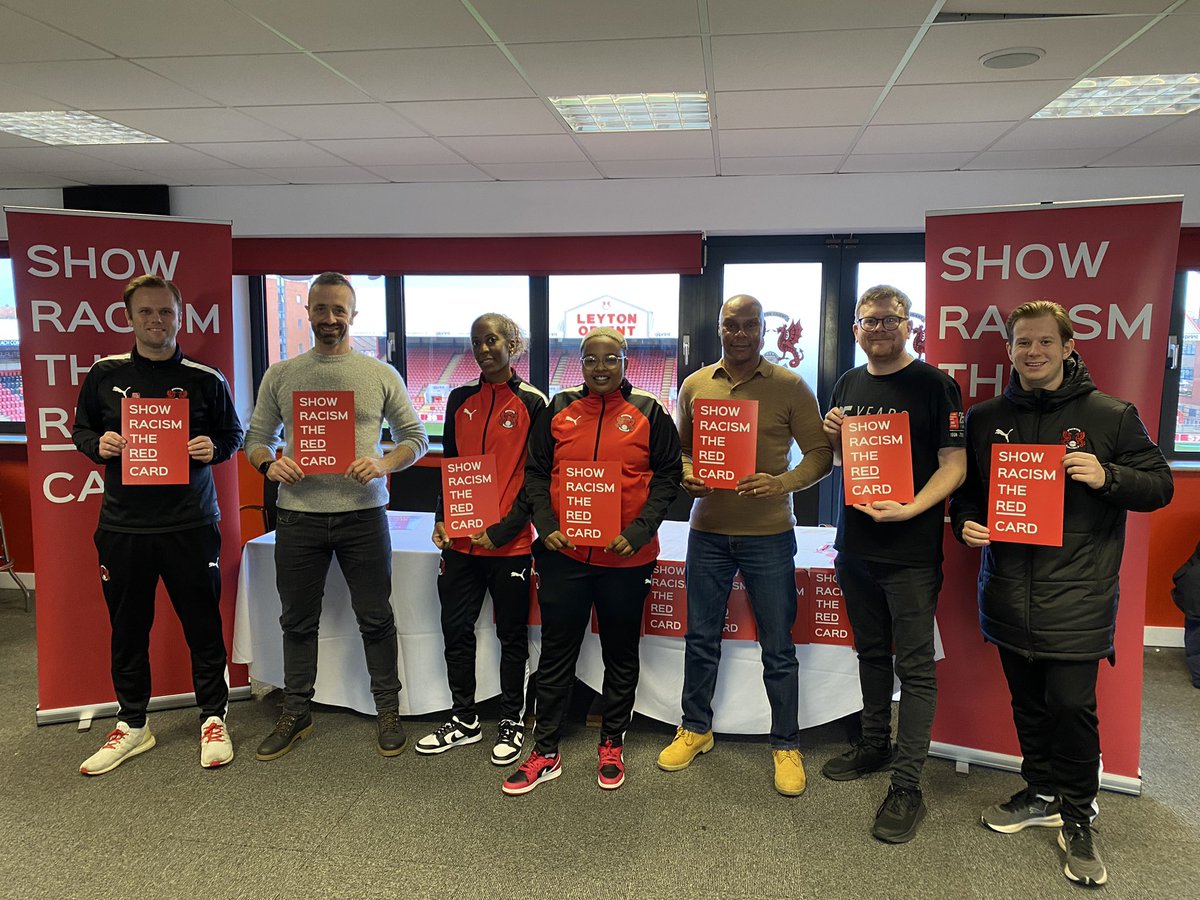 Inspiring afternoon with <a href="/SRTRC_England/">Show Racism the Red Card</a> . Pupils from <a href="/APSE12/">Aldersbrook Primary</a> took part in Anti discrimination workshops &amp; Q&amp;A sessions with players from <a href="/leytonorientfc/">Leyton Orient FC</a> &amp; <a href="/LOFCWomen/">Leyton Orient FC Women</a> &amp; two stars from Channel 4 TV show ‘Hunted’😀👍🏻. #ShowRacismTheRedCard #PLPrimaryStars