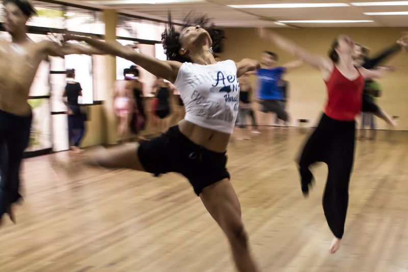 InjuveSpain's tweet photo. 🆕 Abierta para bailarines/as y coreógrafos/as de entre 22 y 30 años de edad, la convocatoria de becas de Danza Contemporánea 2023 del programa #danceWEB, que se llevará a cabo del 5 de julio al 9 de agosto de 2023.
🔗 Infórmate de cómo participar en: https://t.co/wCD8k7NKwl https://t.co/xA7ItsSMFt