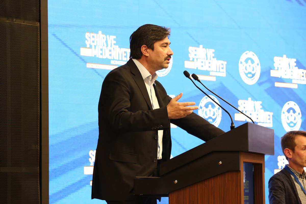 Genel Başkanımız Levent Uslu Şehir ve Medeniyet Kongremizin kapanış konuşmalarını gerçekleştirdi.