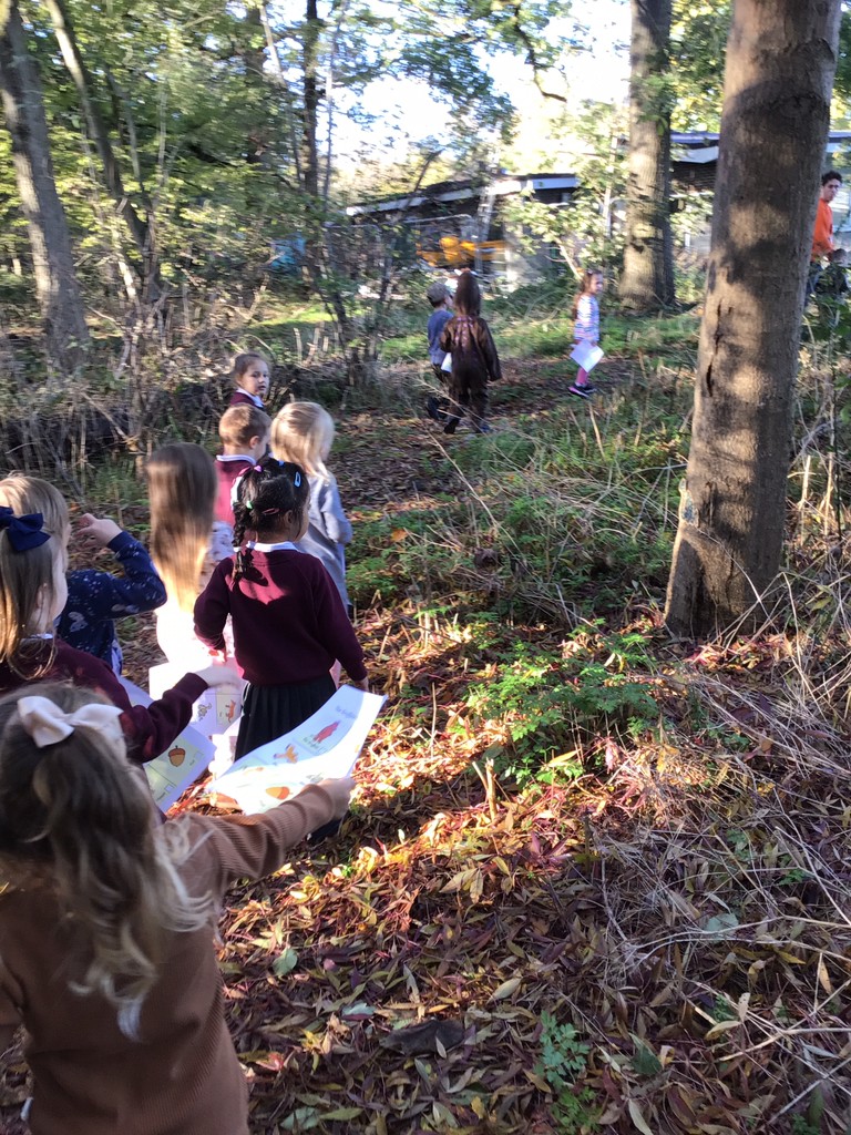 rec_hp's tweet photo. As part of our learning about the book 'The Gruffalo' we went on a hunt in the forest to see where our book is set and find some of the characters 🐍🦉🦊🌳 https://t.co/HNVmdsJqnF