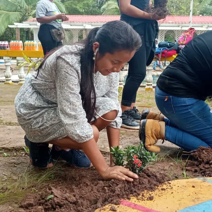 bonanza_red's tweet photo. Movimiento Ambientalista Guardabarranco de juventud Sandinista 19 de julio de Bonanza, realizo jornada de ornamentación  en el centro recreativo Campestre Pinal del Río. 
de esta ciudad. 
#somosguardabarranco. https://t.co/Jhze86yQbi