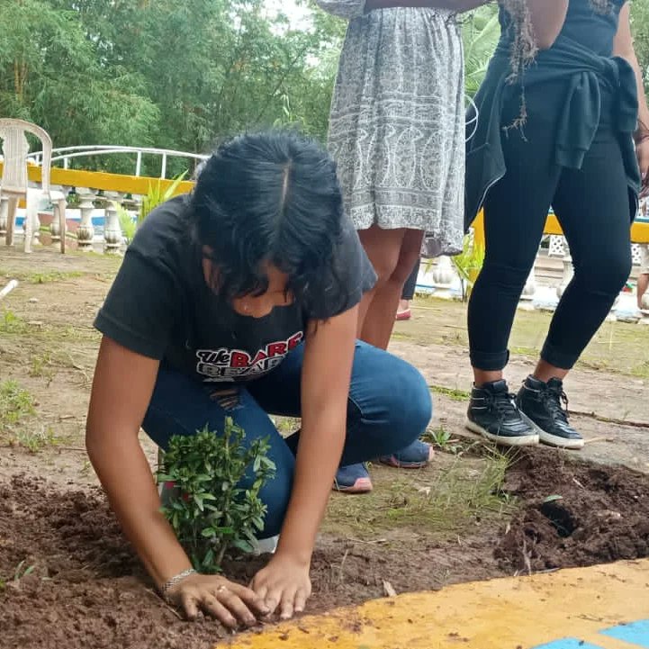 bonanza_red's tweet photo. Movimiento Ambientalista Guardabarranco de juventud Sandinista 19 de julio de Bonanza, realizo jornada de ornamentación  en el centro recreativo Campestre Pinal del Río. 
de esta ciudad. 
#somosguardabarranco. https://t.co/Jhze86yQbi