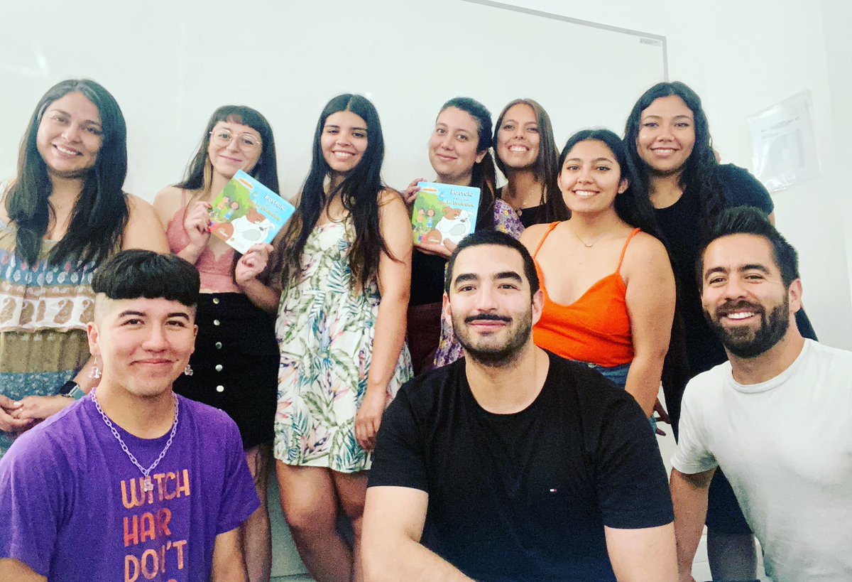 MiNICAD_Chile's tweet photo. Hoy tuvimos un lindo encuentro con estudiantes de pedagogía Ed. Básica mención Ciencias de la @uchile En la instancia hablamos sobre nuestro libro de divulgación:“Bartolo duda de todo”Conversamos de estrategias de divulgación y mecanismos para acercar el conocimiento científico. https://t.co/iaizTiMURD