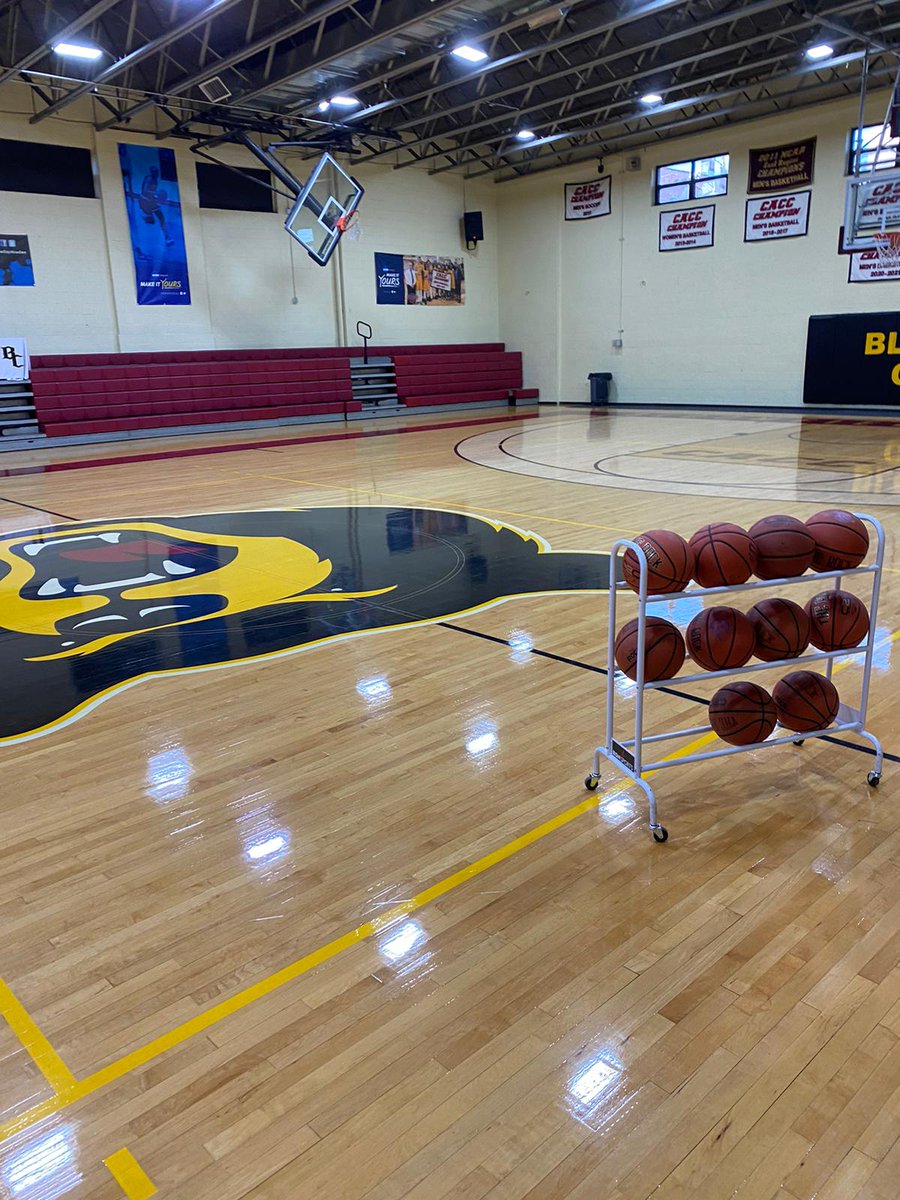 CBACADEMYSPAIN's tweet photo. Nos ha encantado nuestra visita a Bloomfield College.
#UsaTour22🇺🇸
#CBAcademy
#CBAmethod #Badajoz
#basketball
#CBAfamily https://t.co/mE6DpP52Es