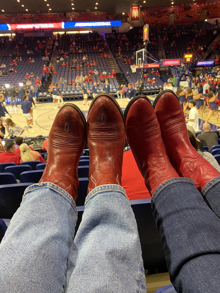 KarenCesare's tweet photo. .@jasonscheer that’s what the #bootsquad has been saying for years! #rubtheboots #thebootsareback @ArizonaMBB https://t.co/NCQxcii1U2